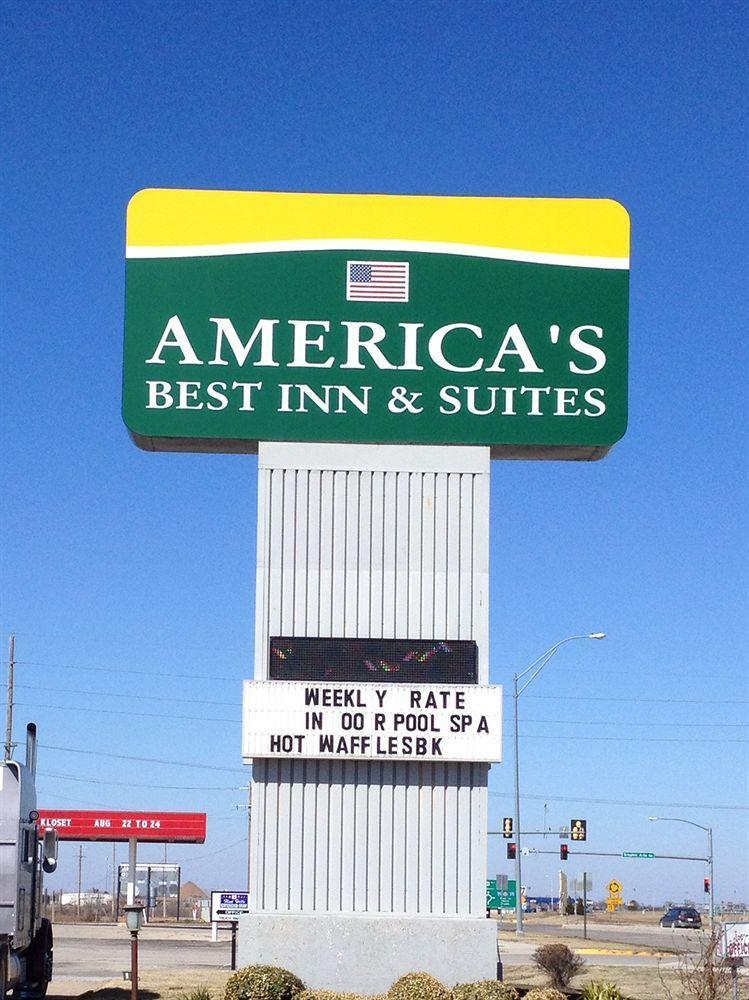 America'S Best Inn And Suites Emporia Buitenkant foto
