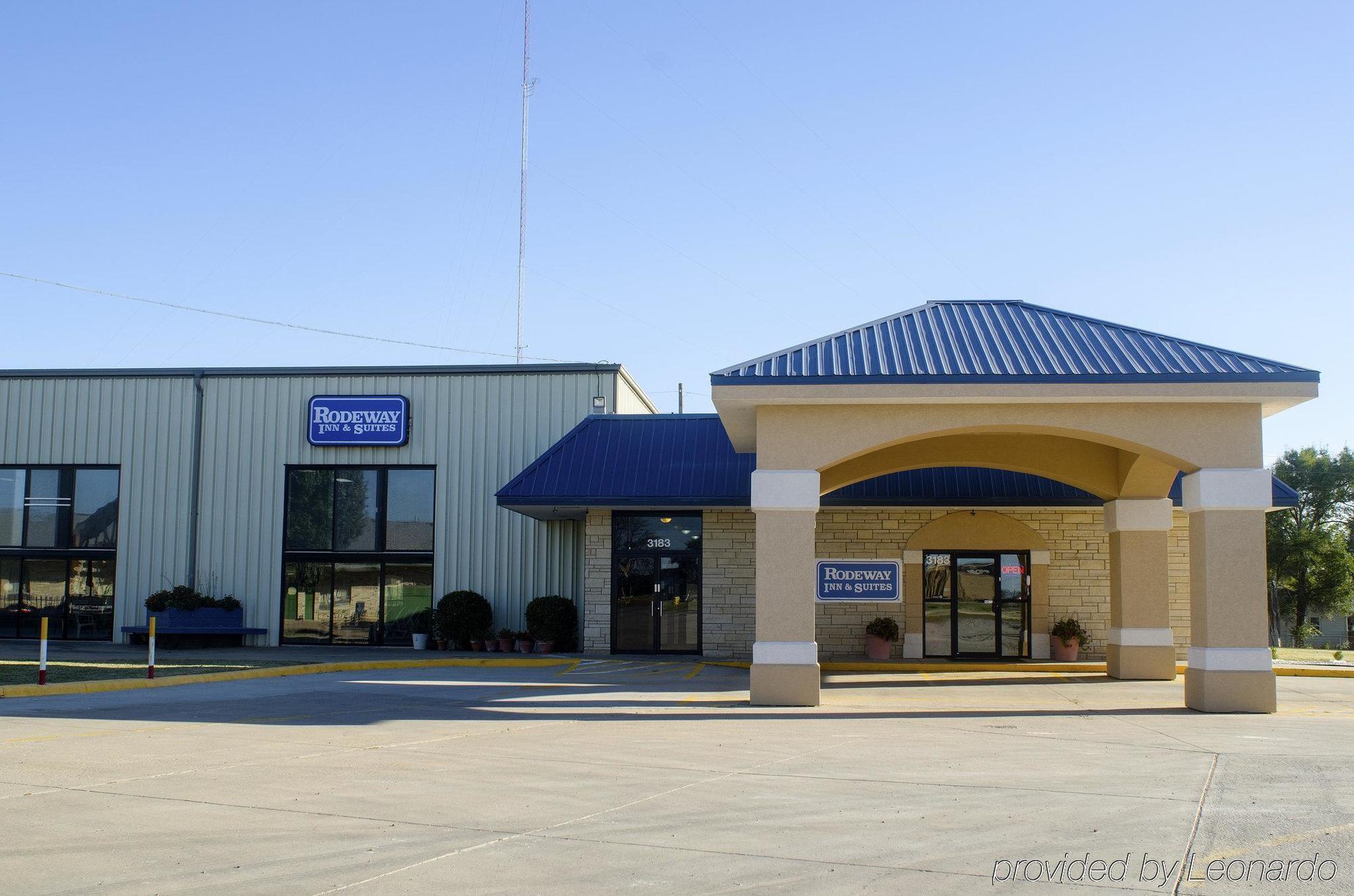 America'S Best Inn And Suites Emporia Buitenkant foto