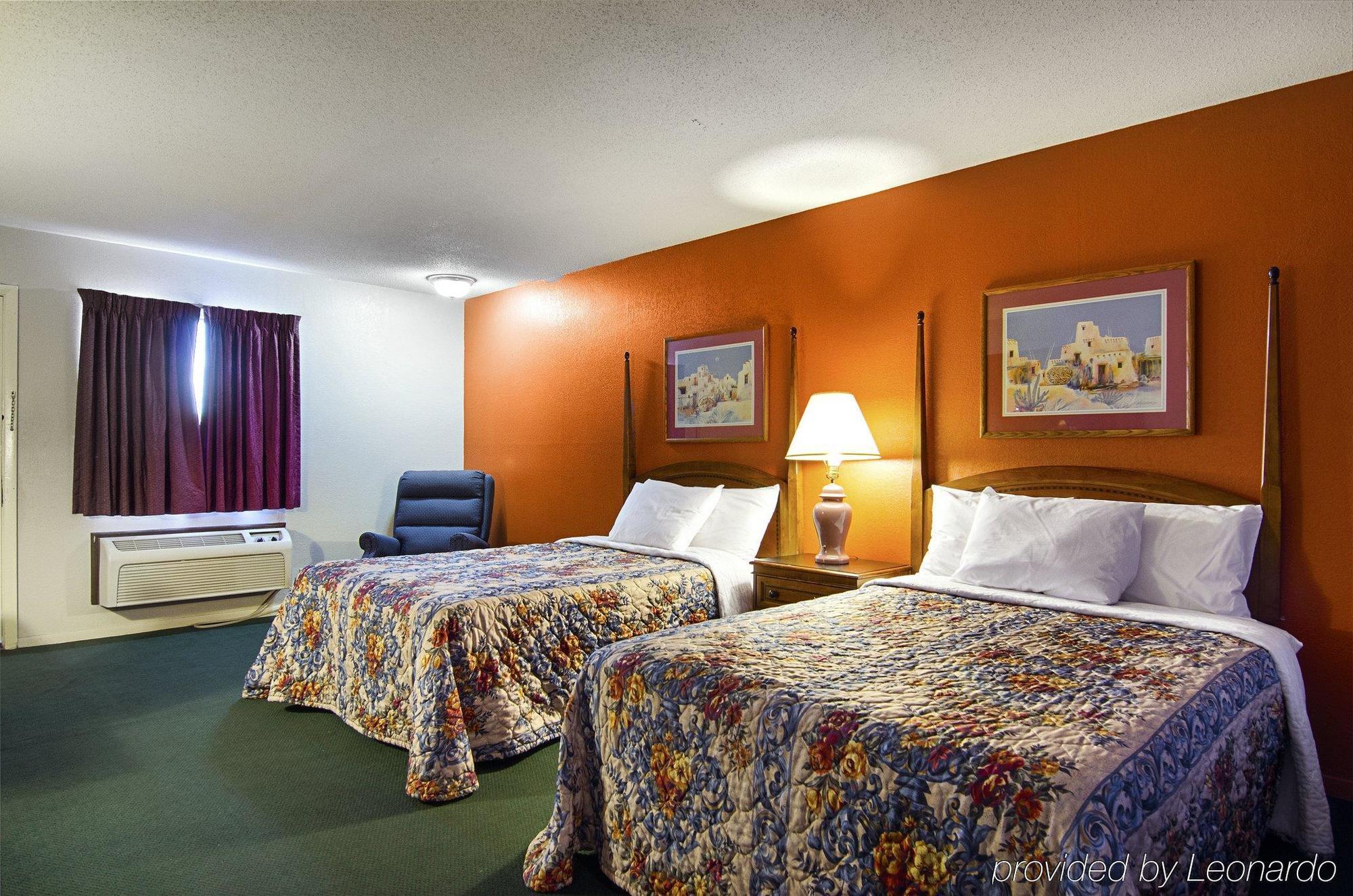 America'S Best Inn And Suites Emporia Buitenkant foto