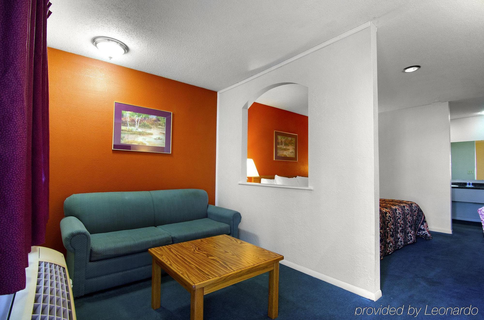 America'S Best Inn And Suites Emporia Buitenkant foto
