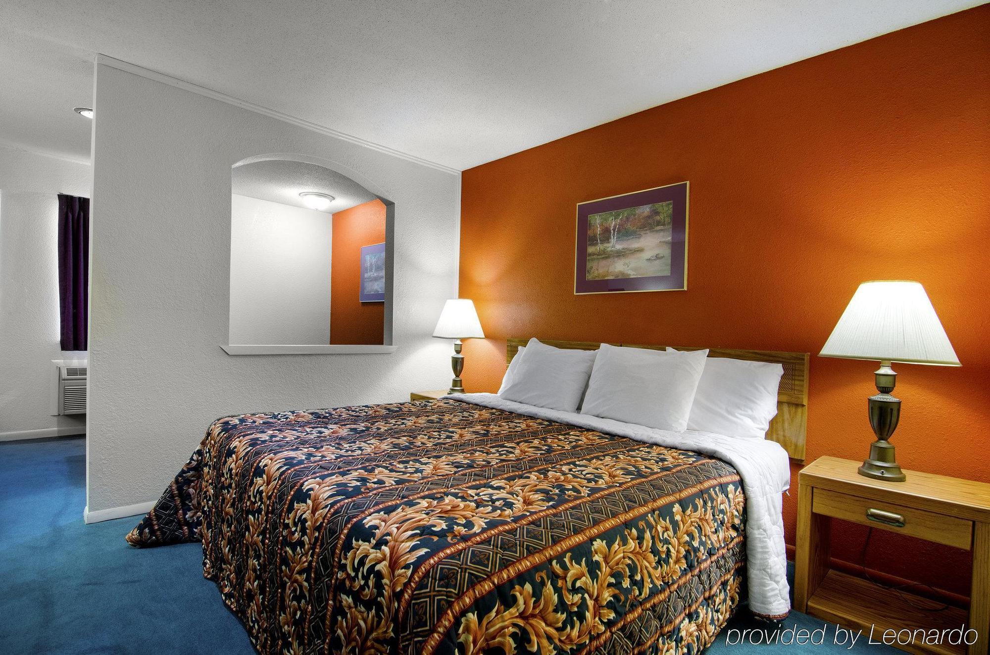 America'S Best Inn And Suites Emporia Buitenkant foto