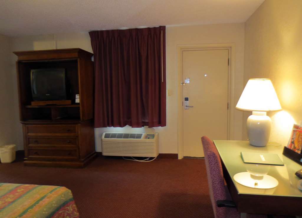 America'S Best Inn And Suites Emporia Kamer foto