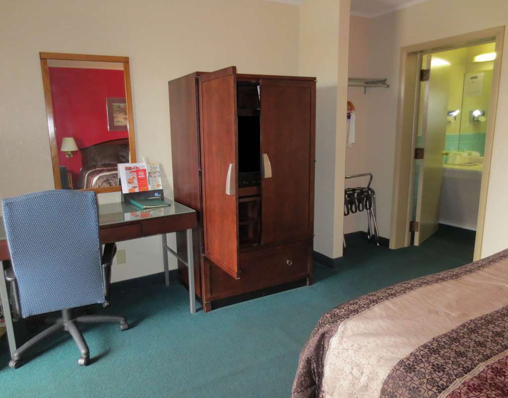 America'S Best Inn And Suites Emporia Kamer foto