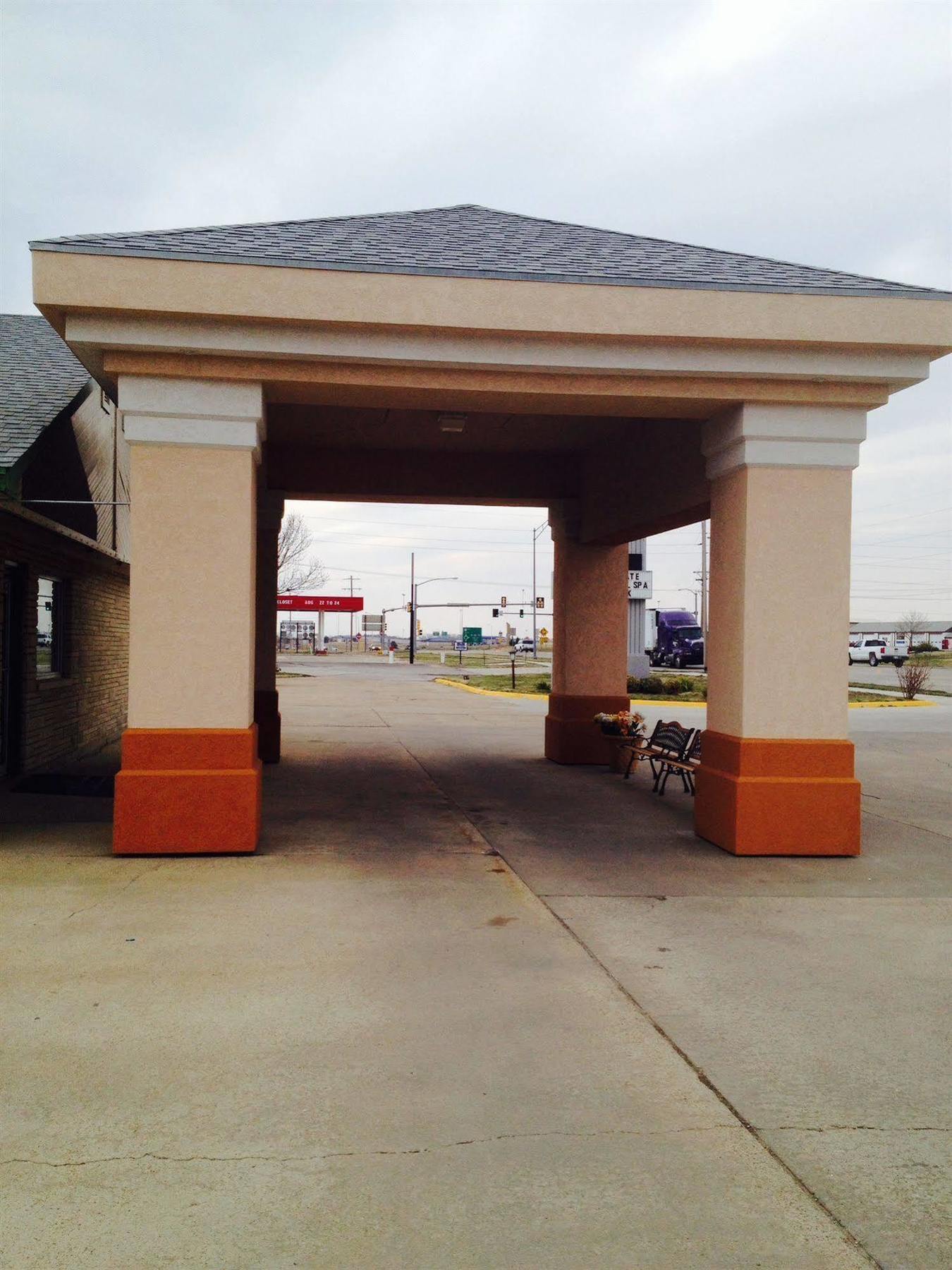 America'S Best Inn And Suites Emporia Buitenkant foto