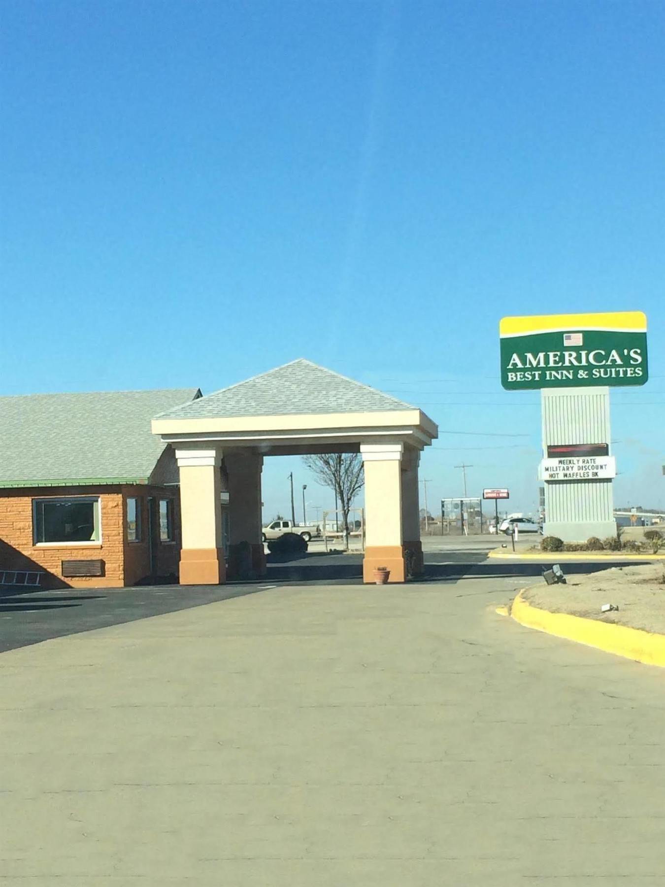 America'S Best Inn And Suites Emporia Buitenkant foto