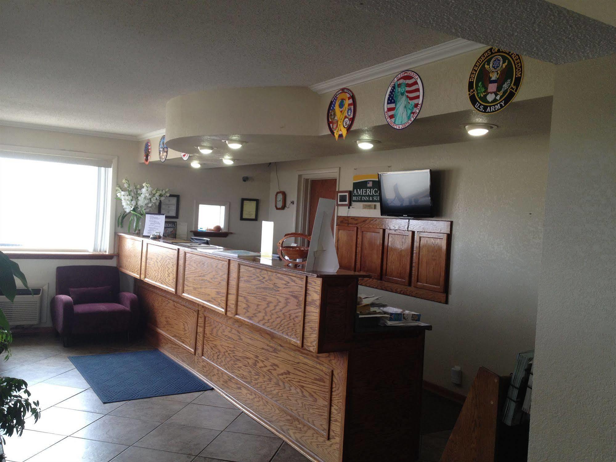 America'S Best Inn And Suites Emporia Buitenkant foto