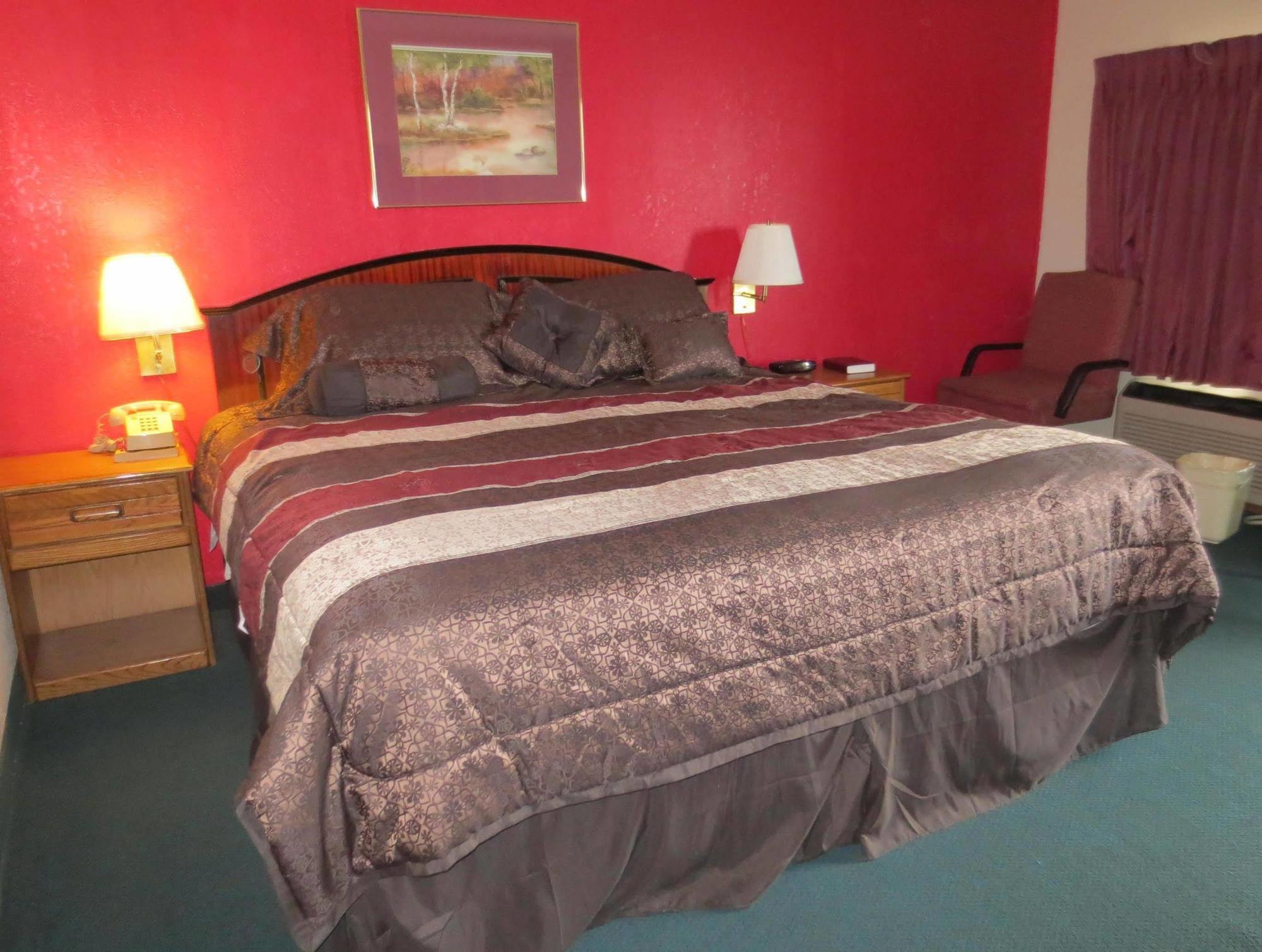 America'S Best Inn And Suites Emporia Buitenkant foto